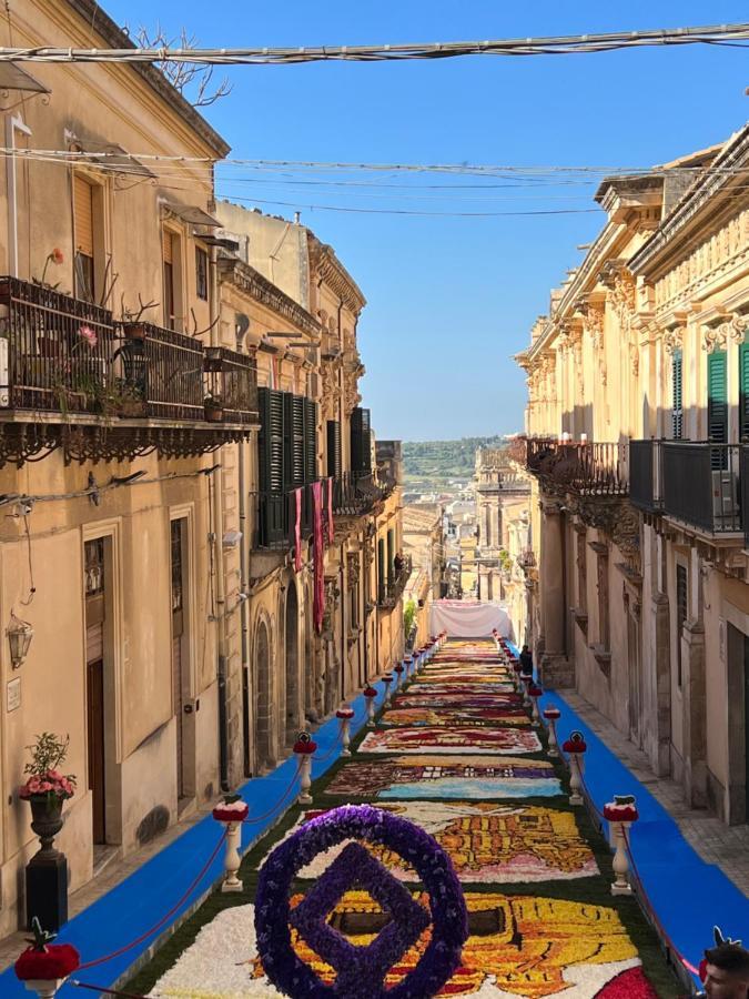 Le Palme Netine Apartment Noto Bagian luar foto