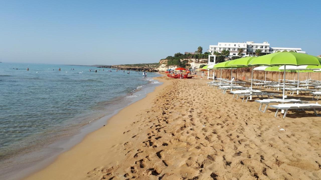 Le Palme Netine Apartment Noto Bagian luar foto